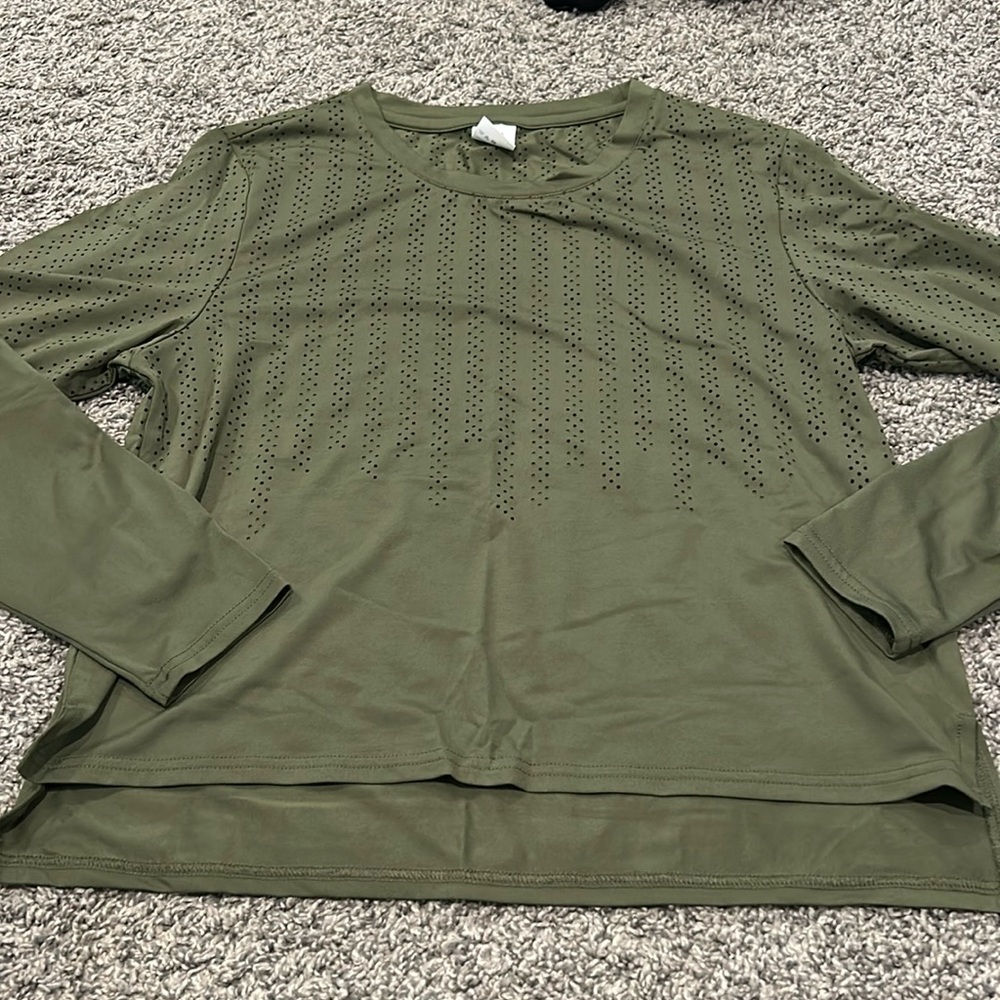 NWOT Zyia Chillcicle top